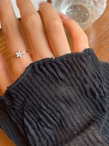 Cincin Wanita Titanium Bunga Simple Anti Karat Tidak Pudar Kepribadian Korea Flower Cincin