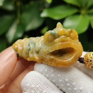 🔥 Natural Type A Jadeite Awakening Lion Pendant 🌱🪨 – Decision-Making Energy & Wealth Attraction (Sku: pendant452)
