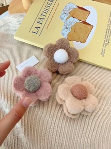 Zaman Now - Jepit Rambut Wanita Bunga / Aksesoris Rambut Wanita Lucu / Jedai Rambut Model Bunga / Rambut Bulu Ala Korea