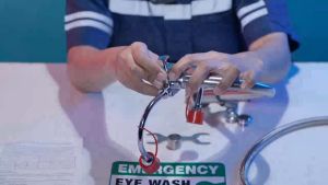 Kran Pencuci Mata: Fungsi dan Penggunaannya