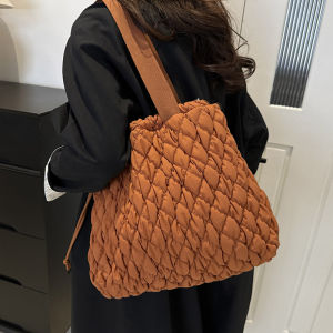 Fashion All-Match Satchel Large Capacity Bag Female New Arrival 2023 Ruched Quilted Tote Bag Minority Simple Underarm Bag
