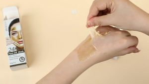 24K gold Peel off Mask 60g ทำความสะอาดผิวหน้าและรูขุมขนหดตัวและมาส์กลอกสิวหัวดำ