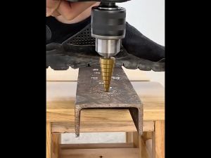 4PCS Metric Spiral Flute Pagoda Shape Hole Cutter 3-12/4-12/4-20mm HSS Steel Cone Drill Bit Set Step Drill with Center Punch Wood Cutter