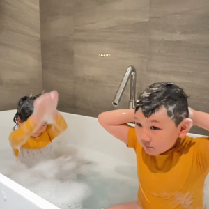 Moell Gentle Shampoo Bayi Anak 185gr Dengan Calendula Oil - Kulit Kepala Sensitif & Iritasi - Tanpa SLS & Alkohol - Menumbuhkan & Melebatkan Rambut - Skincare Bayi Newborn - Skincare Anak