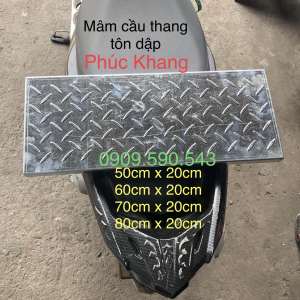 Mâm cầu thang sắt - Mâm cầu thang tôn sắt dập dày 1.4li - Mẫu mới chống trượt