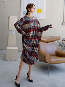 ชุดเดรสยาวแขนยาวพิมพ์ลายสัตว์ปีกผีเสื้อทรงหลวมสำหรับฤดูใบไม้ผลิและฤดูหนาวสำหรับผู้หญิง กระโปรงทรงเอเอวสูง แขนยาว กระโปรงทรงเอ