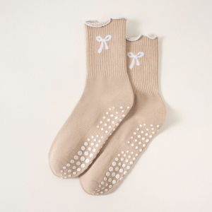 Dreamlikelin 1 Pair Womens Mid-Calf Pilates Socks Non-Slip Professional Yoga Socks Bow Print Fitness & Sports Socks