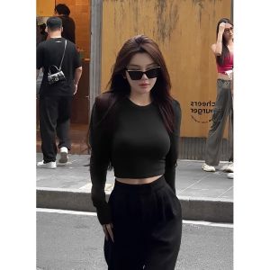 เสื้อยืดแขนยาวทรงเข้ารูปผ้าฝ้ายแท้สีแดง ฤดูใบไม้ผลิและฤดูใบไม้ร่วง เสื้อชั้นในสตรีแบบใหม่ ทรงเข้ารูป ทรงเข้ารูป เสื้อชั้นในสตรี