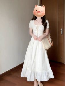 Váy Dài Cổ Vuông Thêu Màu Trắng Thanh Lịch Mùa Hè 2025 Váy Dài Đi Biển Phong Cách Pháp Cho Nữ Váy Midi Chữ a Xếp Ly