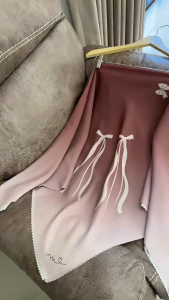 hijab segiempat motif pita /  kerudung segiempat voal motif