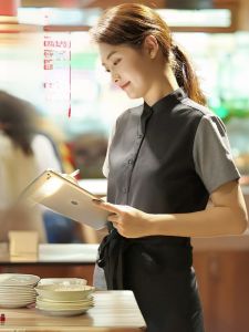 เครื่องแบบแขนสั้นสําหรับพนักงานร้านอาหารหญิงอบเค้ก ฤดูใบไม้ผลิ ชุดหน้าร้อน ชุดทํางานเบเกอรี่ร้านอาหารตะวันตกหม้อไฟ