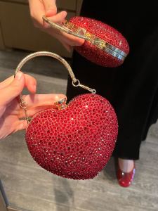 กระเป๋าสะพายข้างรูปหัวใจประดับเพชร Mini Crossbody กระเป๋าใส่เหรียญสุดน่ารัก ดีไซน์หรูหรา สไตล์สากล สำหรับงานเลี้ยง