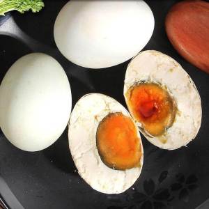 Fresh Lightly Salted Roasted Duck Eggs