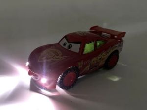 Đồ chơi xe kim loại MCQUEEN có âm thanh đèn tỉ lệ 1:36