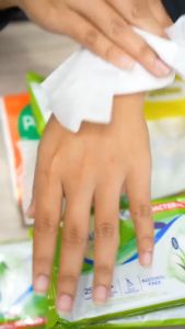 Paseo Tissue Basah Anti Bacterial 25sheets (Buy 1 Get 1 FREE) Murah Berkualitas