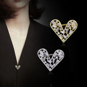 【♡Lovely girls house♡】Trendy Simple Elegant Small Love Heart Rhinestone Brooch Creative Women Girls Pins Clothes Jewelry Accessories