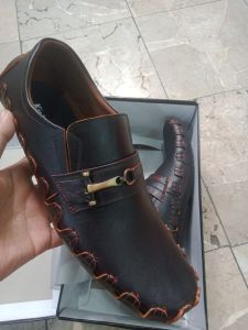 SEPATU MODEL SOL TANAM UNTUK PRIA DEWASA
