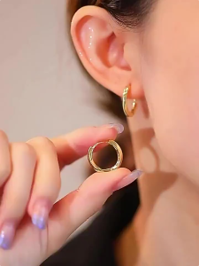 Earrings Pawnable 18K Pure Saudi Gold Plain Hoop Earrings Niche Design Personality Fashion Womens Simple Temperament Jewelry New Trend