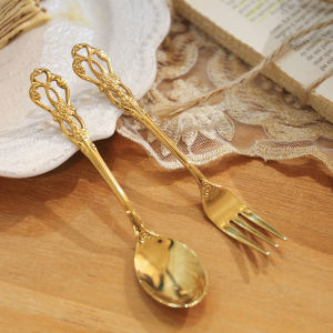 Crown hollow relief stainless steel dessert spoon three toothed fork mixing spoon set European carved tableware gift retro spoon