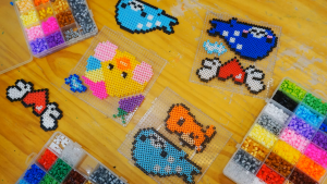 Fuse Beads Perler Hama Beads 5mm 1000pcs  White + 1000pcs Red  Iron Beads Art and Craft Beads Black Red La Ban Collection