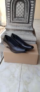 Sepatu Pantofel Kerja Kulit Sapi Wanita Hitam