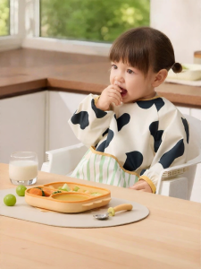 SHI YUE JIE JING | Waterproof Stain-Resistant Baby Feeding Cover Cloth