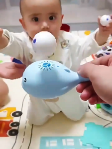 Pink/biru Paus Suspendsi Bola Pelatihan Bayi Fokus Anak-anak Awal Mengajar Mainan
