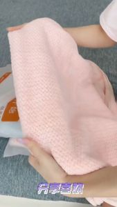 Size: 70cmx140cm bath towel pineapple grid coral velvet mens and womens household bath towels are enlarged thickened soft and comfortable super absorbent and will not fall off the beach summer children and adults universal new style