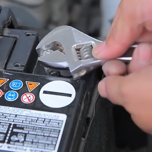 Saklar Baterai Aki Mobil / Pemutus Arus Aki Mobil / Kepala Aki Mobil / Saklar Pemutus Arus Listrik