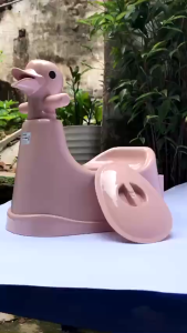 Bô con vịt 5455 - Bô trẻ em có tay cầm khay tháo rút vệ sinh dễ dàng Việt Nhật Plastic