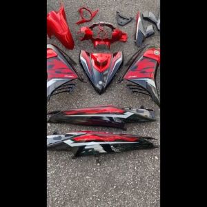 COVERSET YAMAHA SIAP TANAM LC135 LC V7 RM7 MERAH RED DOCTOR EDITION GLOSSY KILAT TERMASUK EMBLEMCOVER ENGINECAP
