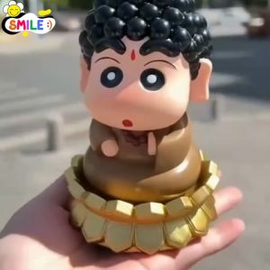 Smile😊พร้อมส่ง💯 โมเดลตุ๊กตา พระชินจัง ที่วางโทรศัพท์ ที่วางโทรศัพท์ชินจัง ฟิกเกอร์ ตุ๊กตาชินจัง