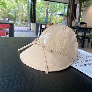 หมวกชาวประมงปักลายผีเสื้อแห้งเร็ว หมวกทรงกว้างป้องกันแสงแดดสำหรับผู้หญิง ฤดูร้อน หมวกทรงกลมแบบสวมสบาย ทรงหวานน่ารัก