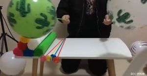 Stik balon kecil dan cup isi  1 pcs