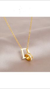 OYJR สร้อยคอผู้หญิง สร้อยสแตนเลสจี้รูปตัว D เครื่องประดับแฟชั่นสวยๆ