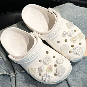 ใหม่ DIY รองเท้าอุปกรณ์เสริม Crocs ดอกไม้ CROSS Carrols ตกแต่งหัวเข็มขัดอะไหล่รองเท้าหัวเข็มขัด < Ne1> อุปกรณ์เสริมสําหรับรองเท้า