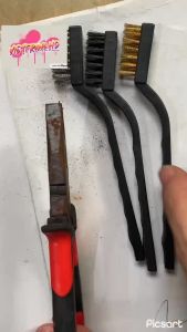 Bộ 3 Bàn Chải Vệ Sinh Mini Cán Nhựa Sợi Hợp Kim