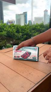 Total ชุดไขควงหุ้มฉนวน เปลี่ยนแกนได้ + ไขควงเช็คไฟ หุ้มฉนวน (12 ตัวชุด) รุ่น THKISD1201 ( 12 Pcs Interchangeable Insulated Screwdriver Set )