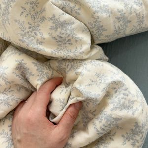 ความรักความเข้ม A-class ออกซิเจนสองชั้นบริสุทธิ์ ผ้าฝ้าย ผ้าปูที่นอนเตียง กระโปรง สไตล์ใหม่สามารถจับคู่ชุดเครื่องนอนสามชิ้นอุปกรณ์เสริม