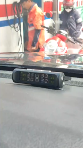 Yoelbaer Alat Cek Tekanan Angin Ban Mobil Alarm Wireless Tire Pressure Monitoring TPMS Solar Power