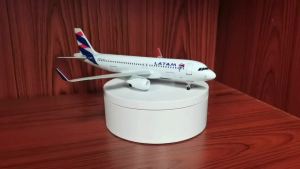 20cm Diecast Metal Airplane Model A320 Latam Airways Chile Aircraft 1/300 Scale Planes With Landing Gears For Display Collection