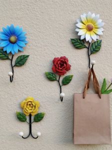 Rose Flower Key Hook Wall Decor Iron Material Country Style Home Decoration Suitable for Living Room Nursery Childrens Room