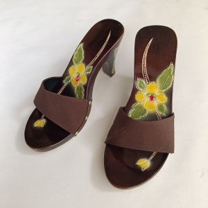 Sandal Kayu Wanita Hels Selop Bordir Ukir Airbrush