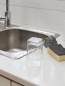 Premium Silicone Organizer TraySelf DrainingSink Kitchen Sink Organiser Tray Silicone Sponge HolderNon Slip for Dish Sponge Soap Dispenser ScrubberBathroomKitchen Counter