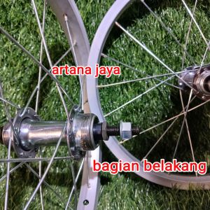velg sepeda 16 in sudah dirakit dan disetel jari2 20hol untuk semua sepeda anak & dewasa