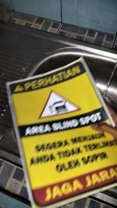 STICKER MOBIL BLIND SPOT JAGA JARAK AMAN