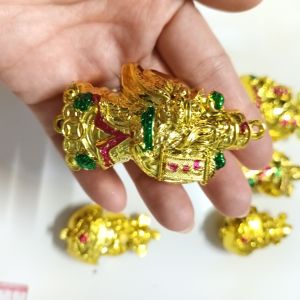 Ông thần tài có móc treo trang trí tháp tỏi cây cành vàng lá ngọc mang lại may mắn