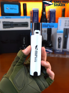 Đèn pin LED  SMILING SHARK SD1006 ánh sáng mạnh sạc USB tiện lợi khi du lịch ngoài trời