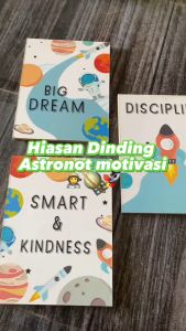 Decor Art - 15x20Cm Cm Hiasan Pajangan Dinding Kayu Tema Kartun Astronot Motif ASTRO 7