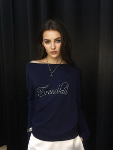 Trendkill Irregular พลีท Stack ดีไซน์ เสื้อผ้าถัก หลวม ไหล่ประดับมุกเปิด ฤดูใบไม้ร่วง แขนยาววันพีซ ผู้หญิง เสื้อท่อนบน